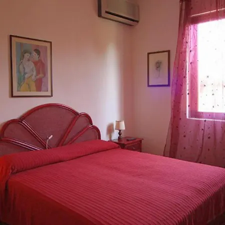 Sleeps 6 Pool Air Con Wifi Pula